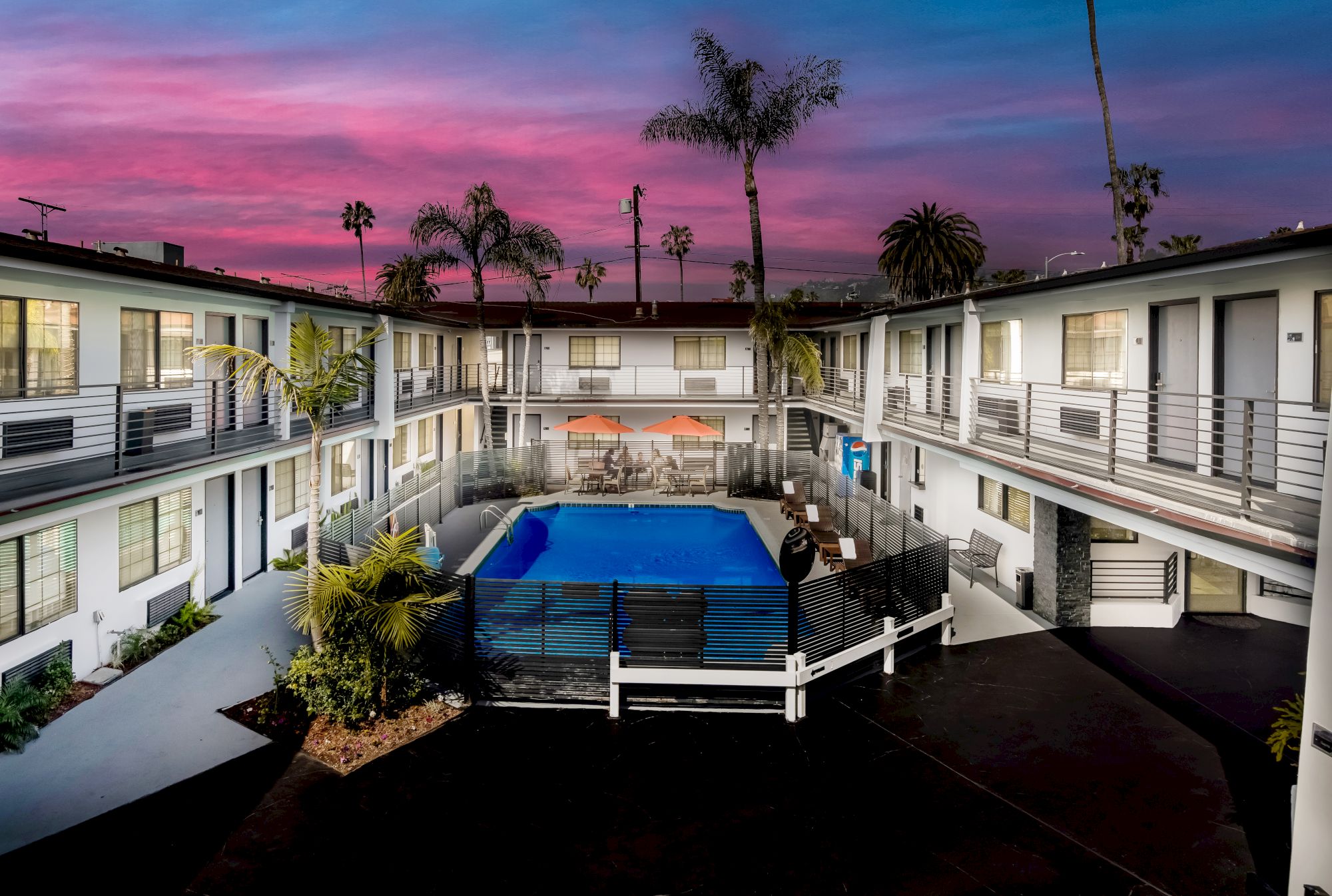 Sunset West Hotel, SureStay Collection by Best Western