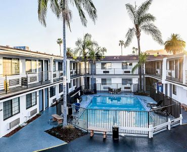 Sunset West Hotel, SureStay Collection by Best Western