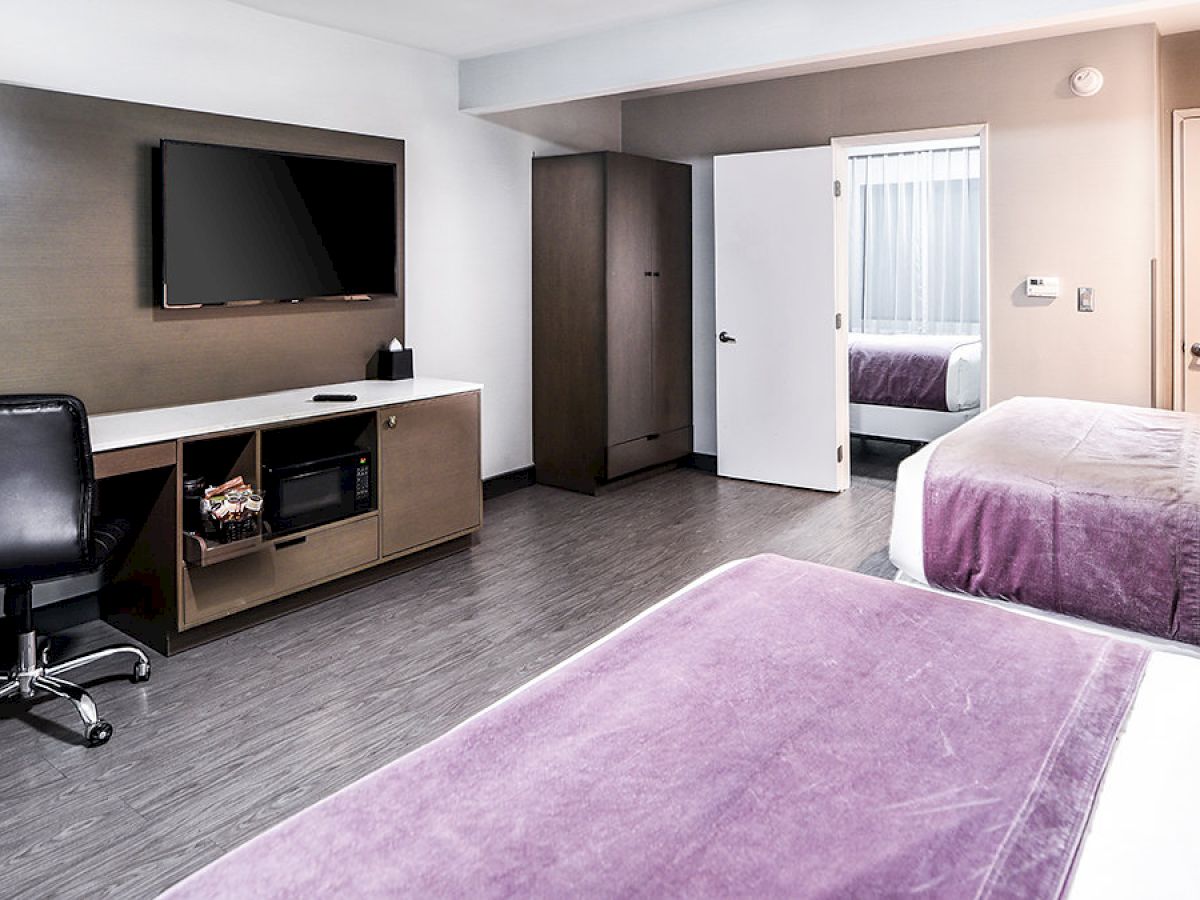 Sunset West Hotel, SureStay Collection by Best Western